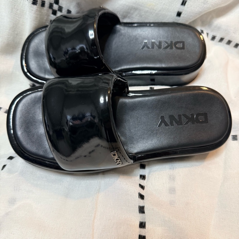 DKNY Glossy Black Women's Sandals - Picture 5 of 8